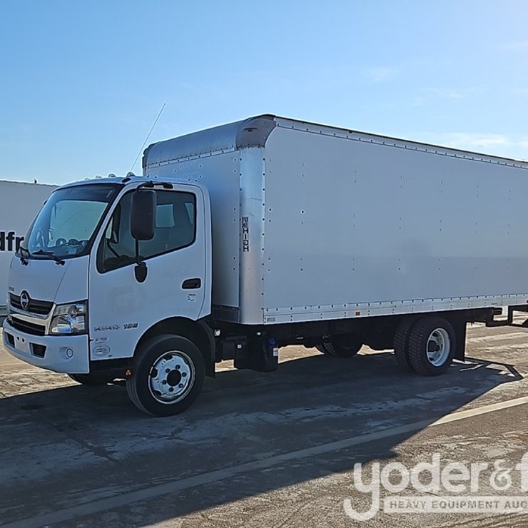 2019 HINO 195