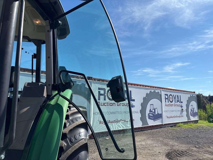 john-deere-6120e-image-16