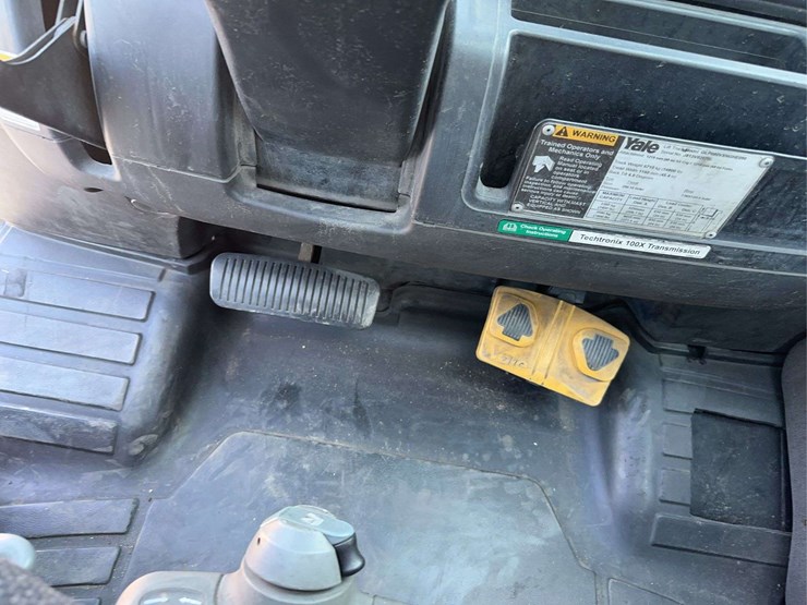 2013-yale-gip080-forklift-image-19