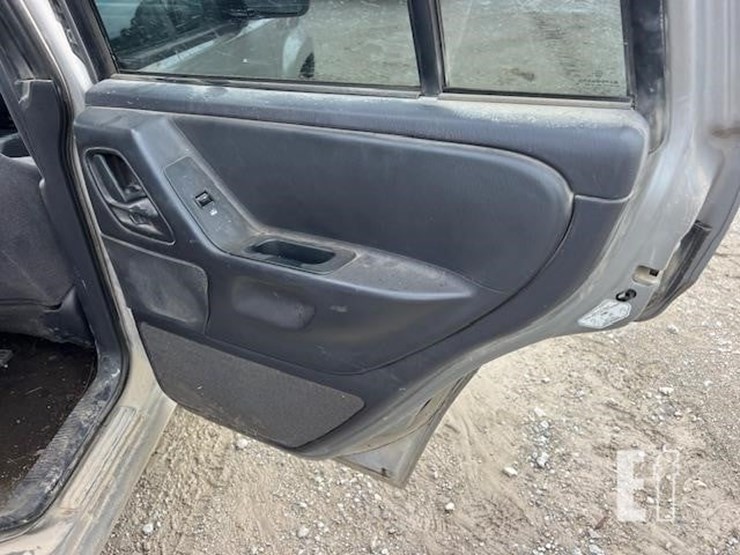 2001-jeep-grand-cherokee-laredo-image-23