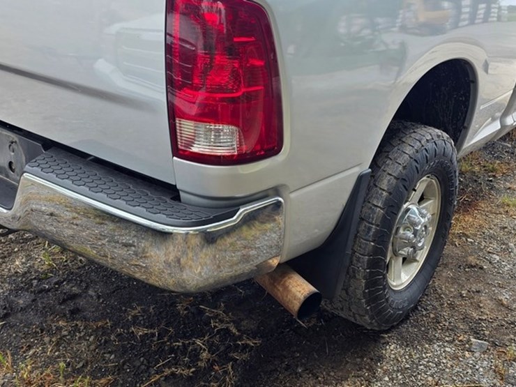 2011-dodge-2500-image-21