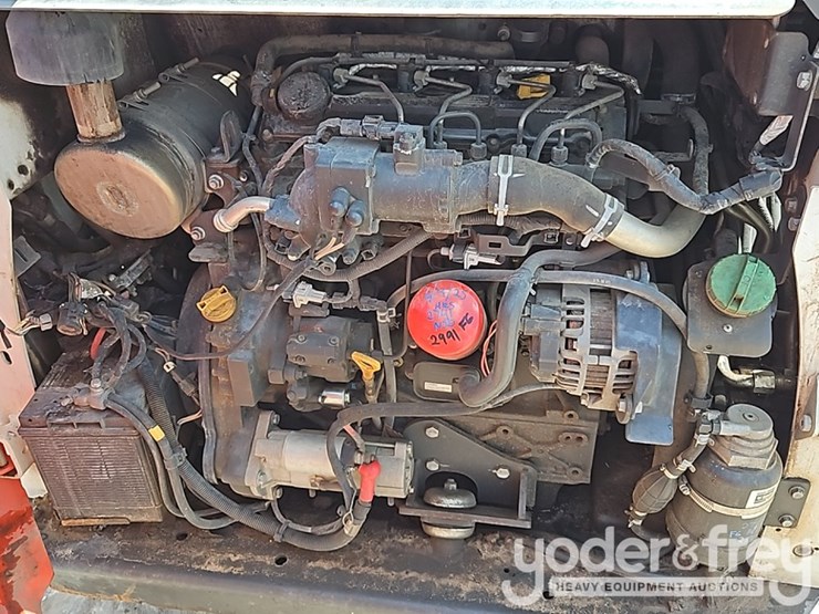 2019-bobcat-t740-image-23
