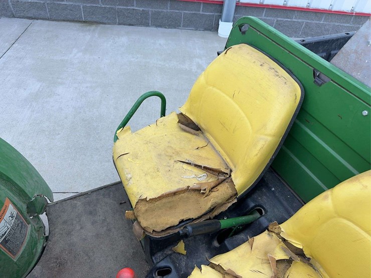 john-deere-gator-image-13
