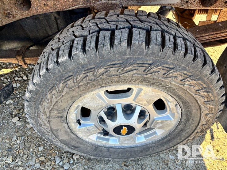 2011-chevrolet-silverado-2500hd-lt-image-24