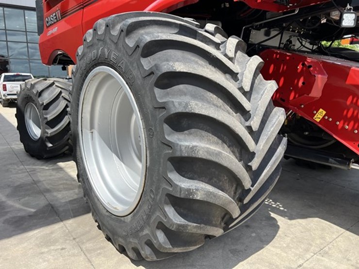 2023-case-ih-8250-image-23