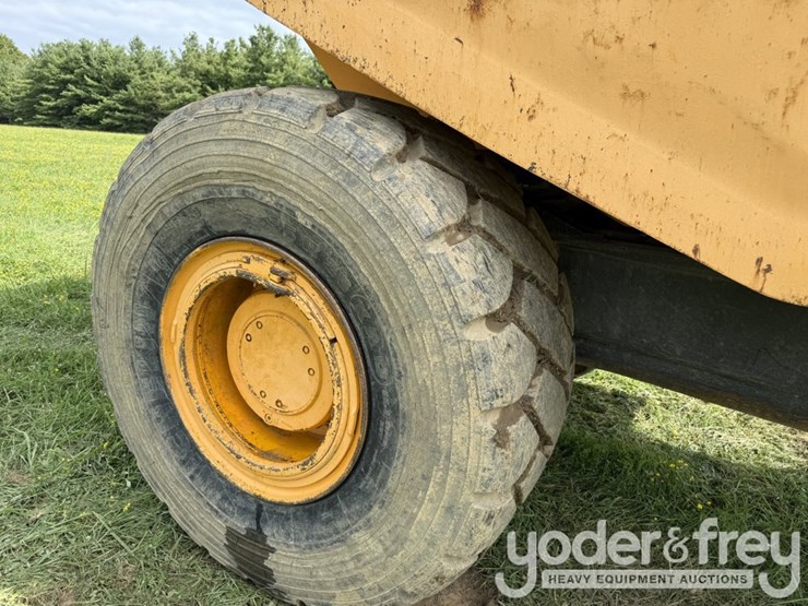 2005-jcb-718-image-16