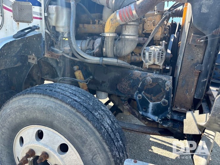 1999-peterbilt-385-image-26