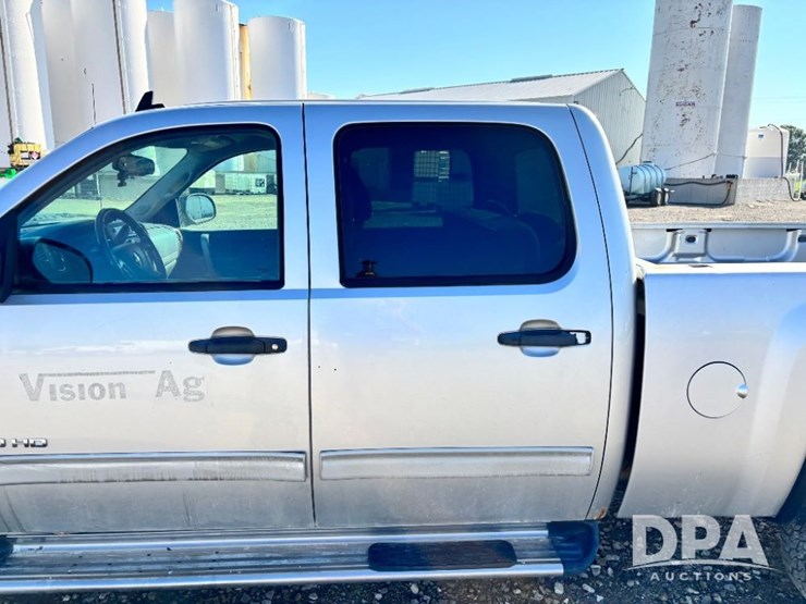 2011-chevrolet-silverado-2500hd-lt-image-22