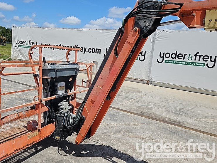 2017-jlg-600aj-image-15