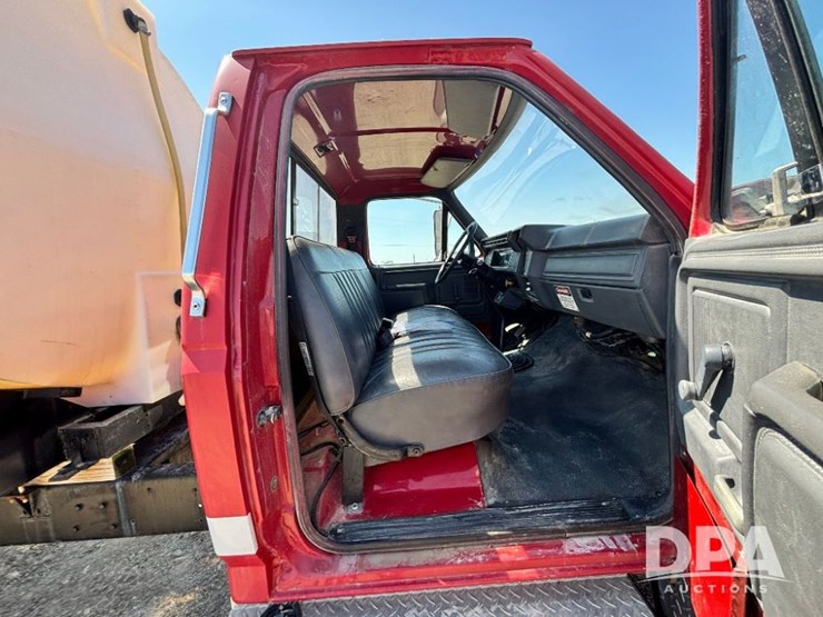 1992-ford-f700-image-65
