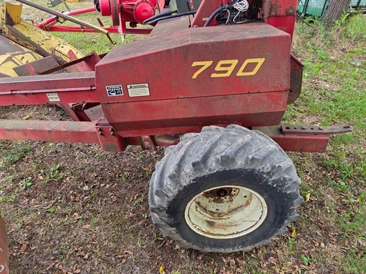 new-holland-790-image-6