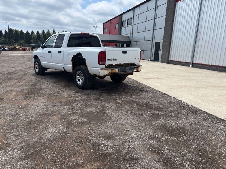 2002-dodge-ram-crew-cab-pickup-image-4