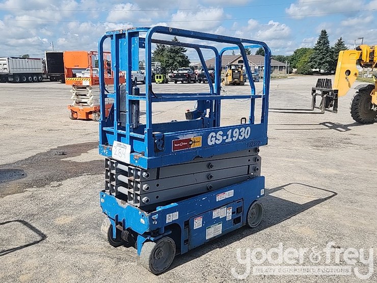 2016-genie-gs1930-image-1