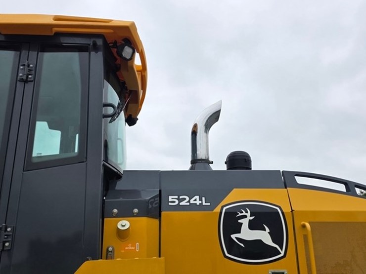 2021-deere-524l-image-21