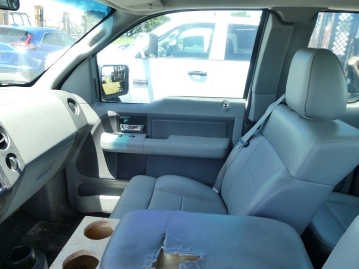 2005-ford-f150-xl-image-10