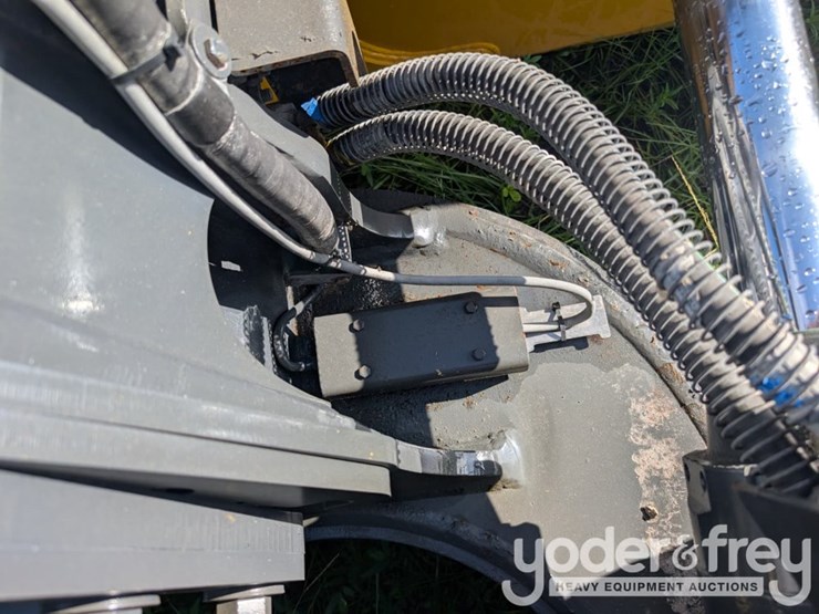 2022-deere-850l-lgp-image-29