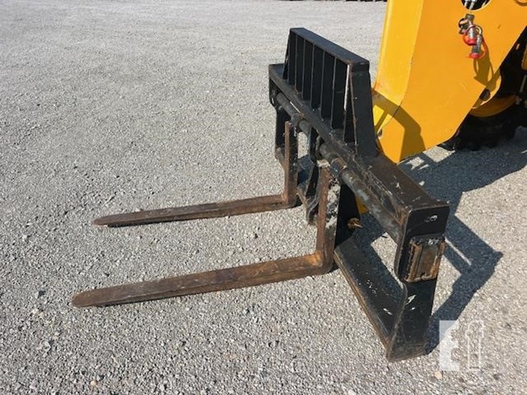 2016-jcb-507-42-image-12
