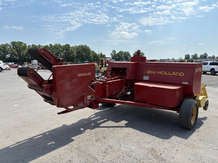 new-holland-570-image-4