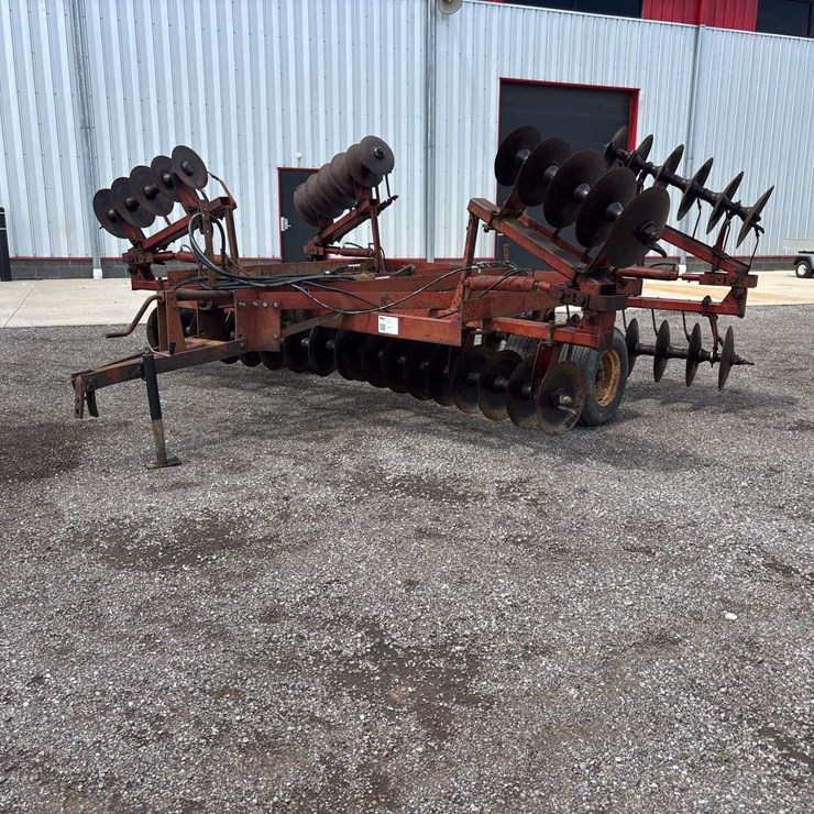 INTERNATIONAL 475
