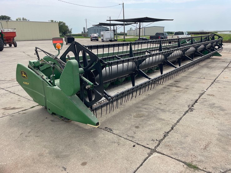 2011-john-deere-635f-image-2