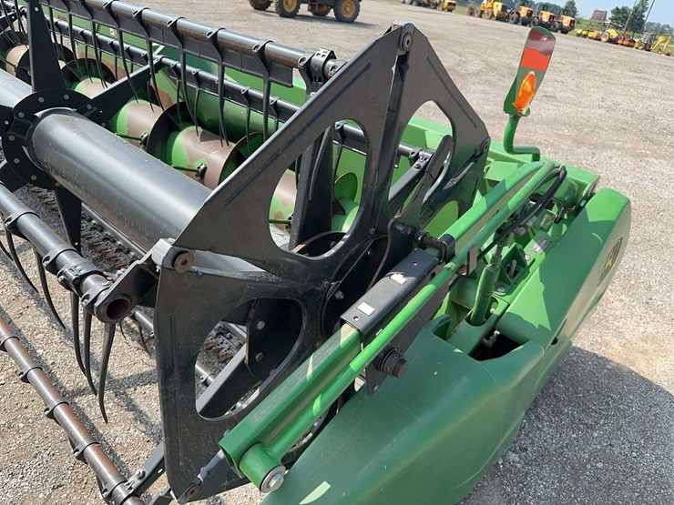 2013-john-deere-635f-image-25