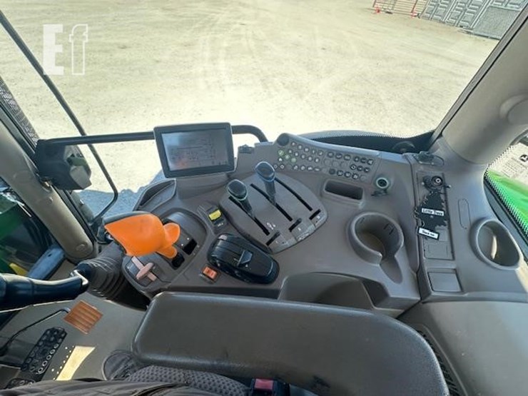 2014-john-deere-6125r-image-26