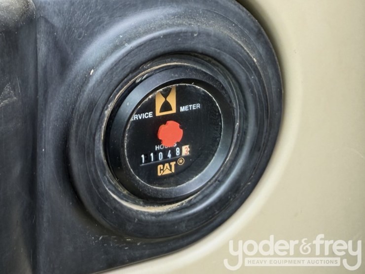 2004-caterpillar-318c-image-44