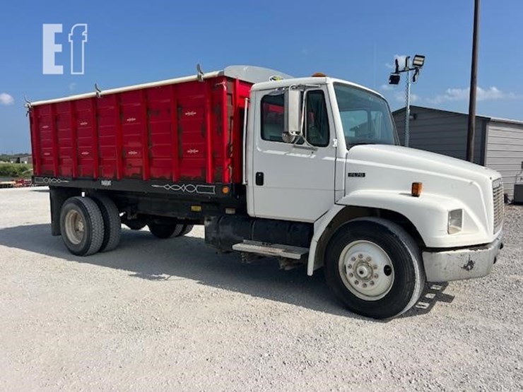 2003-freightliner-fl70-image-10