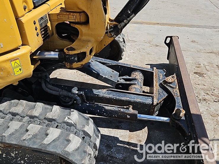 2019-caterpillar-303-image-14