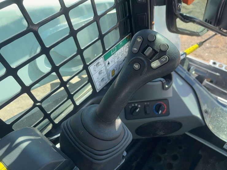 2024-bobcat-s590-image-26
