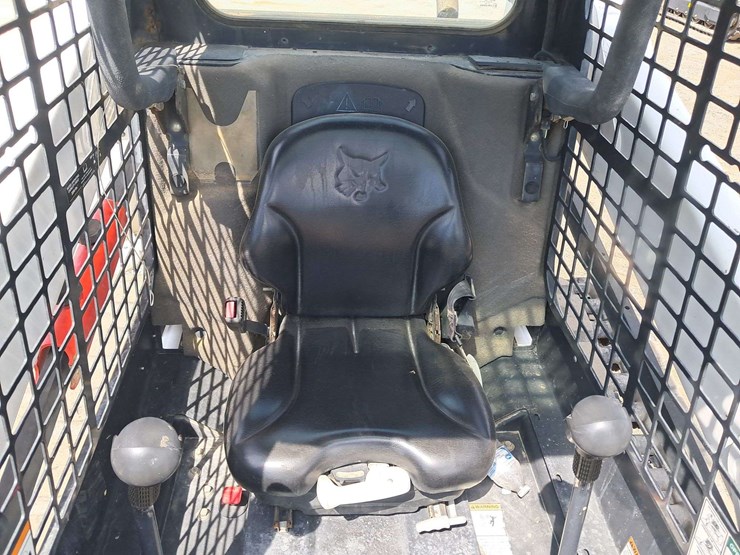 2016-bobcat-t595-image-16