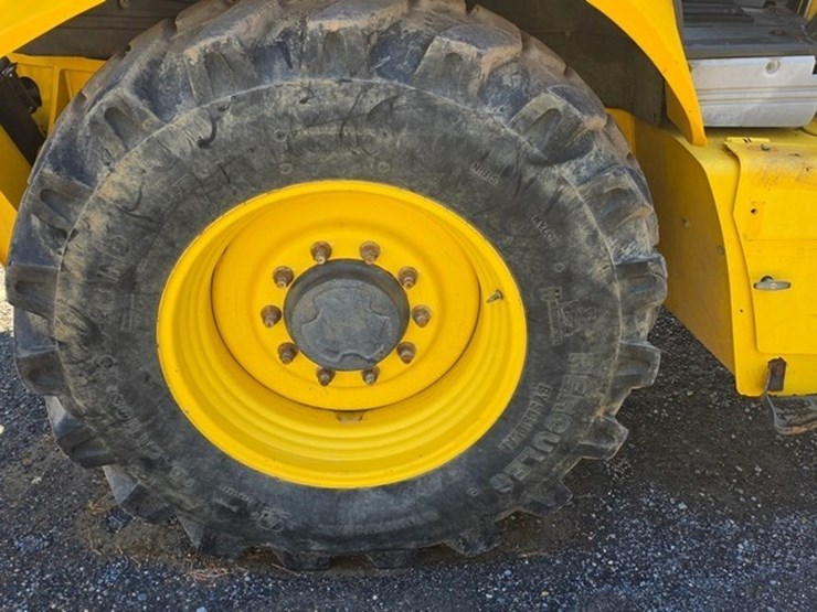 2011-new-holland-b95b-image-13