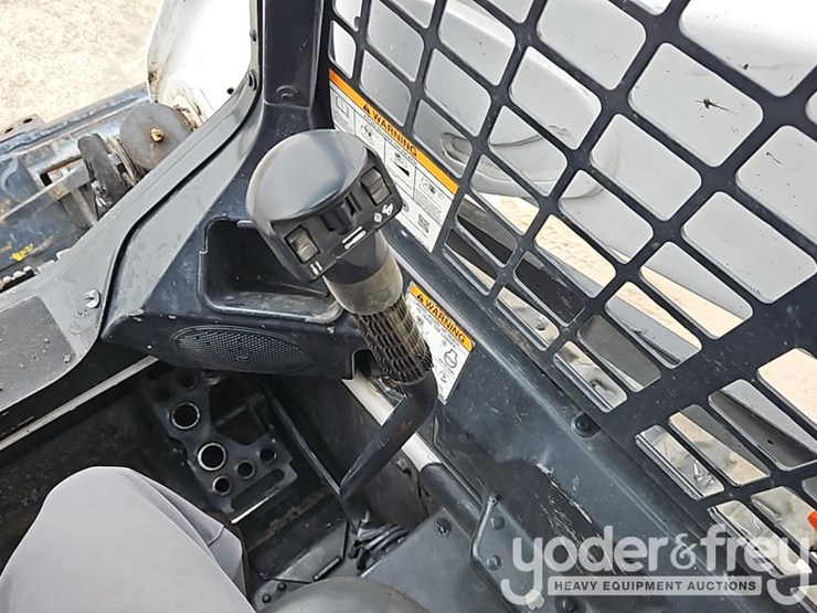 2020-bobcat-t595-image-26