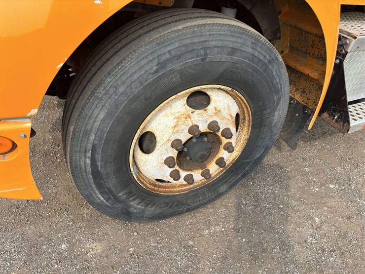 1999-kenworth-t300-image-6