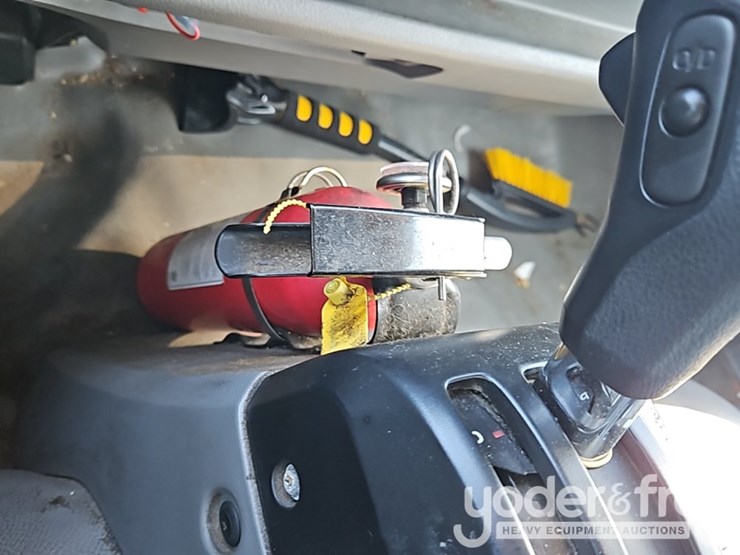 2019-hino-195-image-30