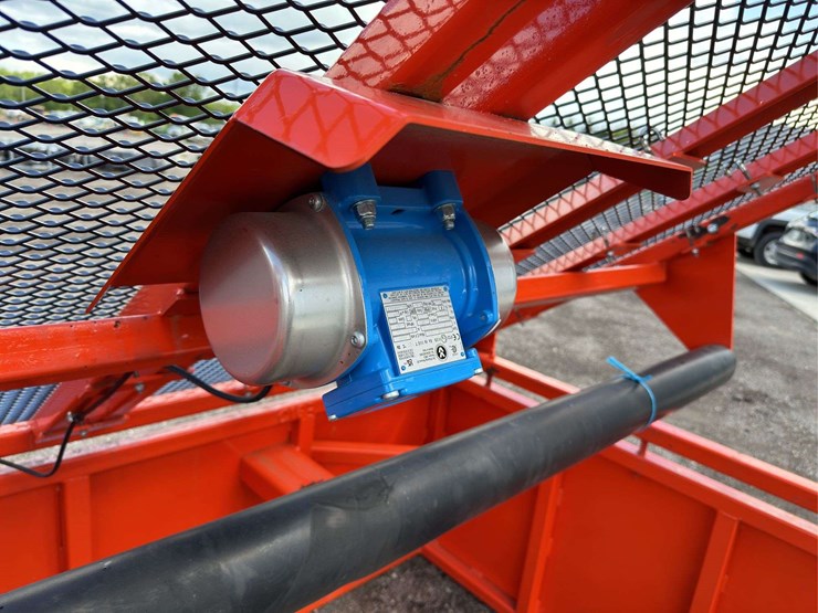 north-42-electric-top-soil/rock-screener-image-5