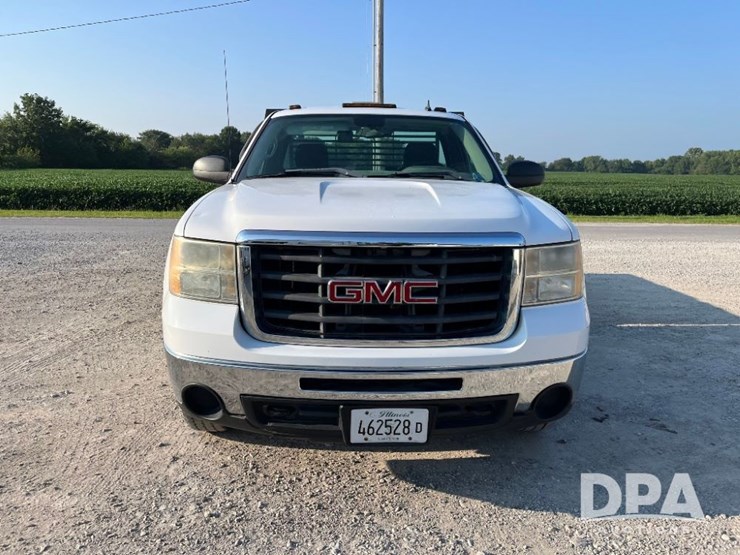 2009-gmc-3500-image-3