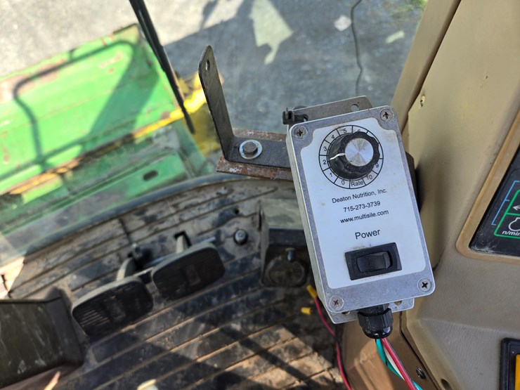 2002-john-deere-6850-image-40