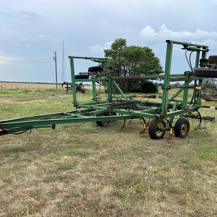 JOHN DEERE 1600