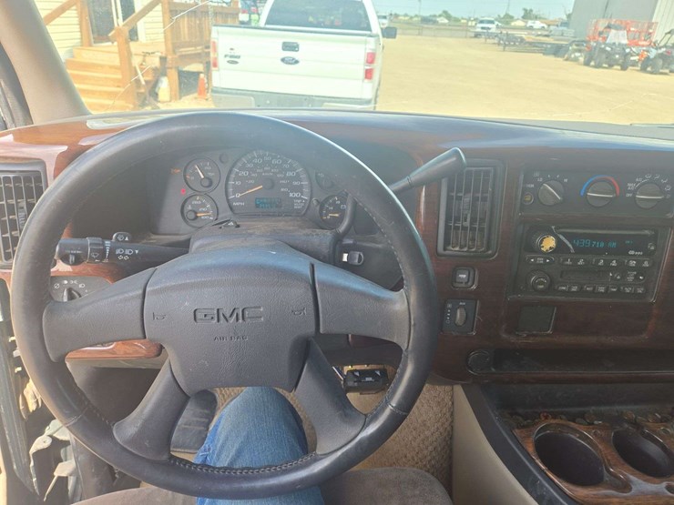 2003-gmc-1500-image-11
