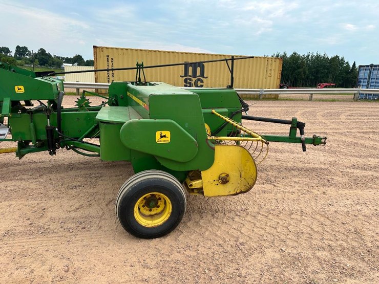 john-deere-336-image-2