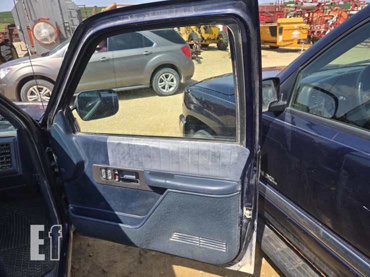 1993-chevrolet-silverado-1500-image-21