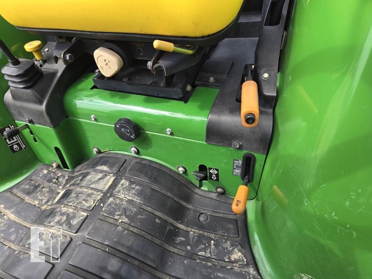 2000-john-deere-4400-image-11