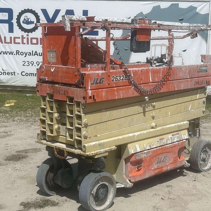 2018 JLG 2632ES