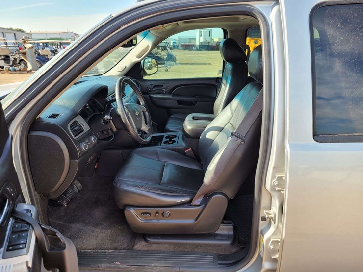 2012-chevrolet-tahoe-lt-image-9
