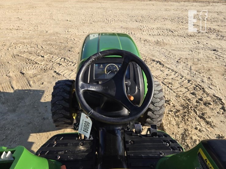 john-deere-3032e-image-12
