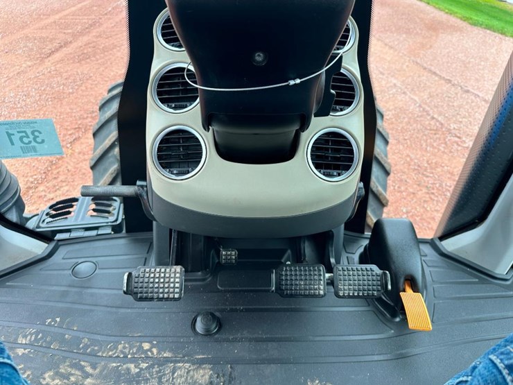 2020-new-holland-t8.320-image-70