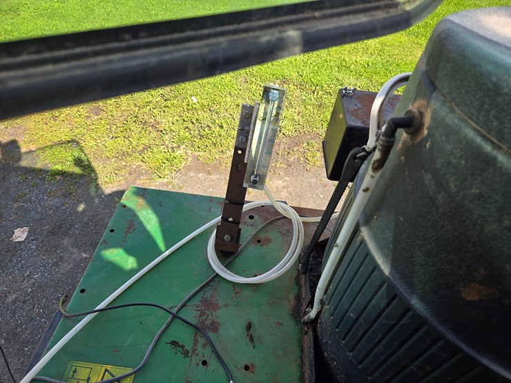 2002-john-deere-6850-image-33