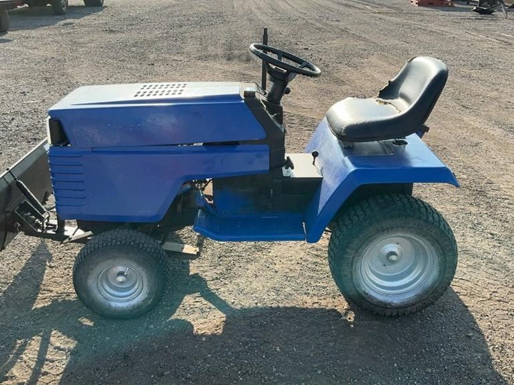 #2401-•-craftsman-garden-tractor*-image-3