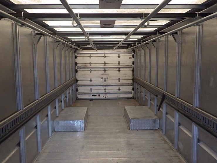 2012-freightliner-mt55-image-11